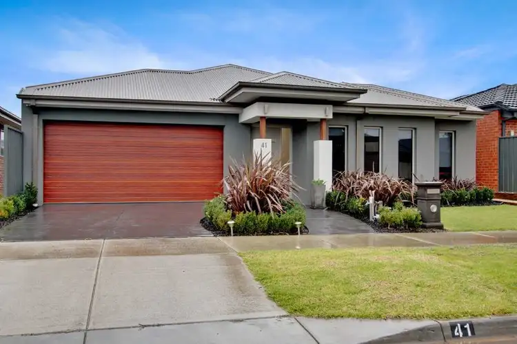 41 Pegasus Road, Cranbourne West VIC 3977