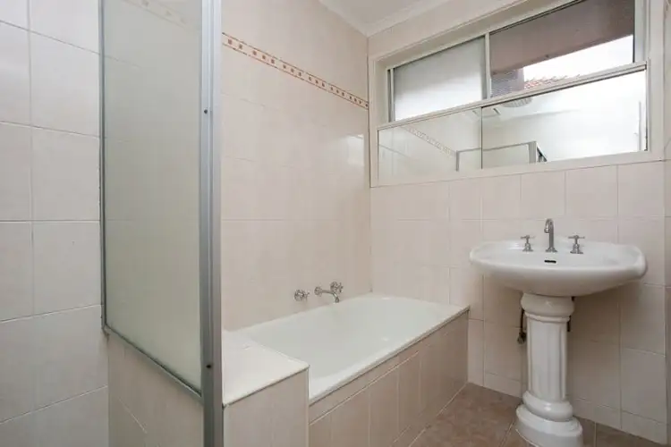 Fifth view of Homely unit listing, 2/4 Wattle Gve, McKinnon VIC 3204