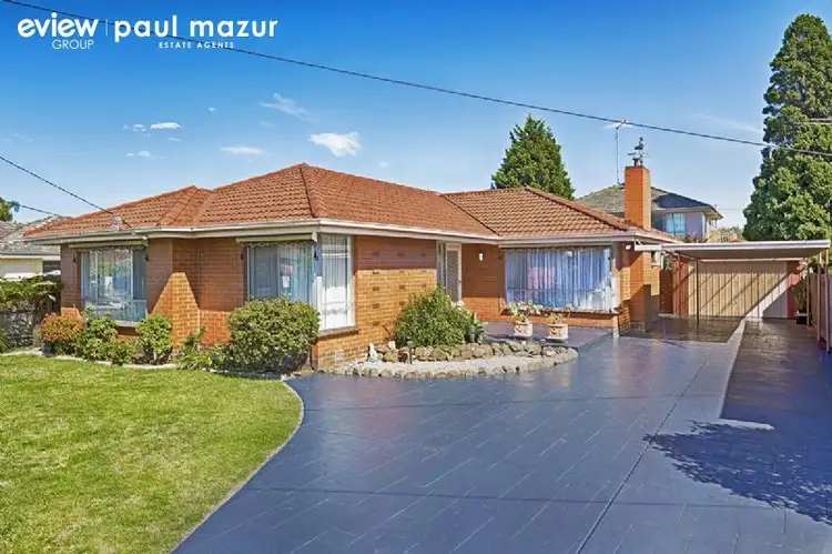 33 Lincoln Drive, Cheltenham VIC 3192