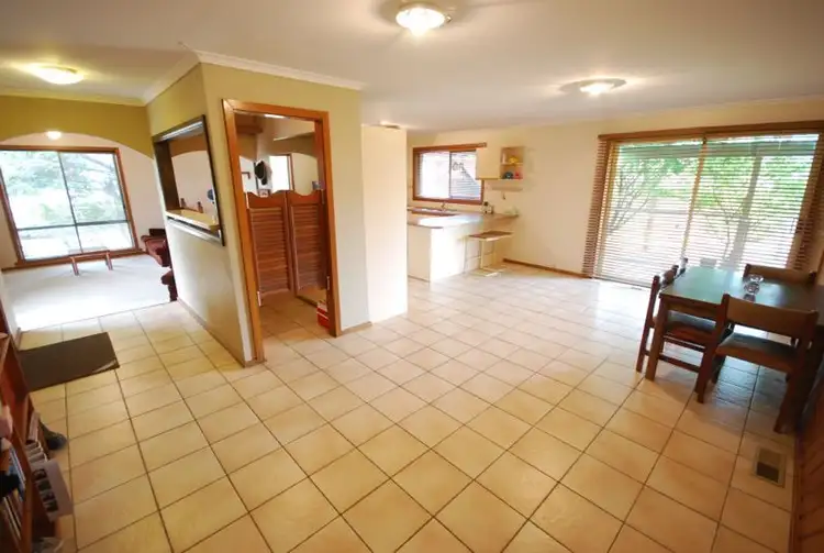 Fourth view of Homely house listing, 2 Oregon Court, Cranbourne North VIC 3977