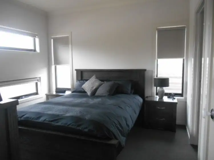 Sixth view of Homely house listing, 3 WEMBLEY CIRCUIT, Pakenham VIC 3810