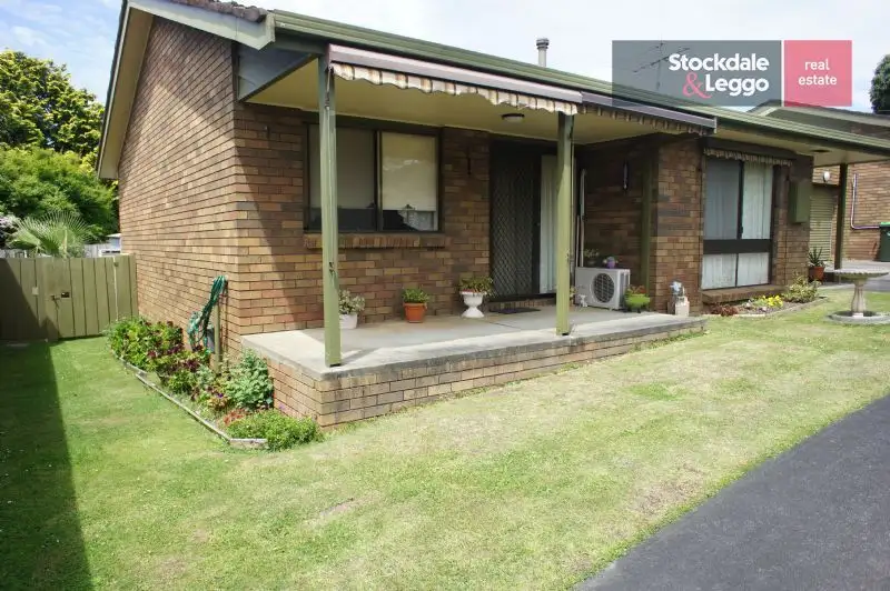 Main view of Homely unit listing, 2/11 Young street, Drouin VIC 3818