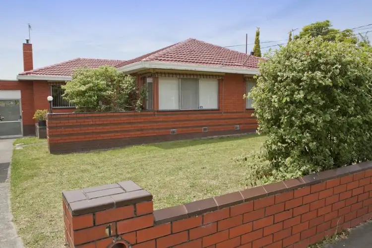 1 Peter Court, Dandenong VIC 3175