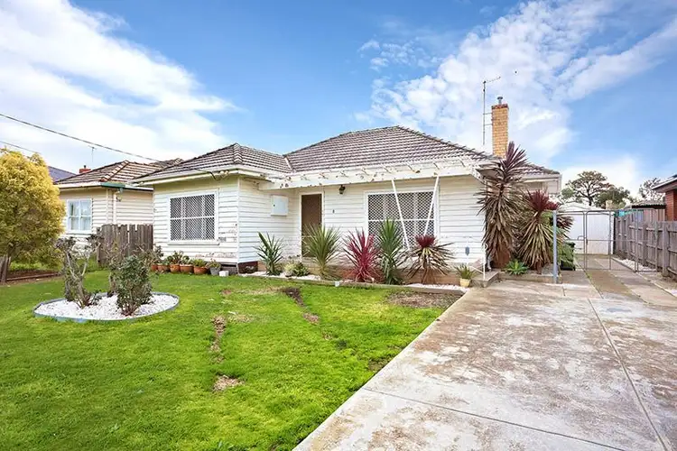 8 Curtin Avenue, Hadfield VIC 3046