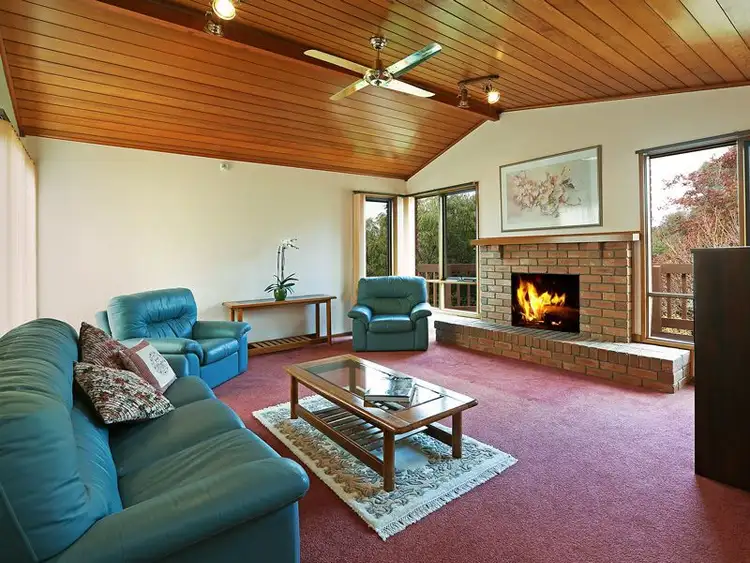Second view of Homely house listing, 8 Hargrave Crescent, Wandana Heights VIC 3216