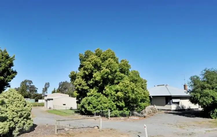 310 Boundary Road, Pine Lodge VIC 3631