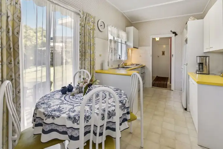 Sixth view of Homely house listing, 3 Ashbrook Court, Frankston VIC 3199