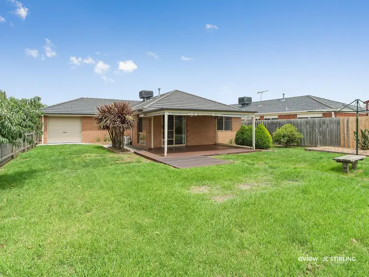 17 Taplan Crescent, Cranbourne West VIC 3977