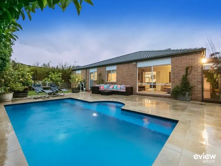15 Golden Way, Skye VIC 3977