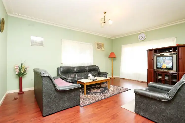 Fifth view of Homely house listing, 8 Thomas Street, St Albans VIC 3021