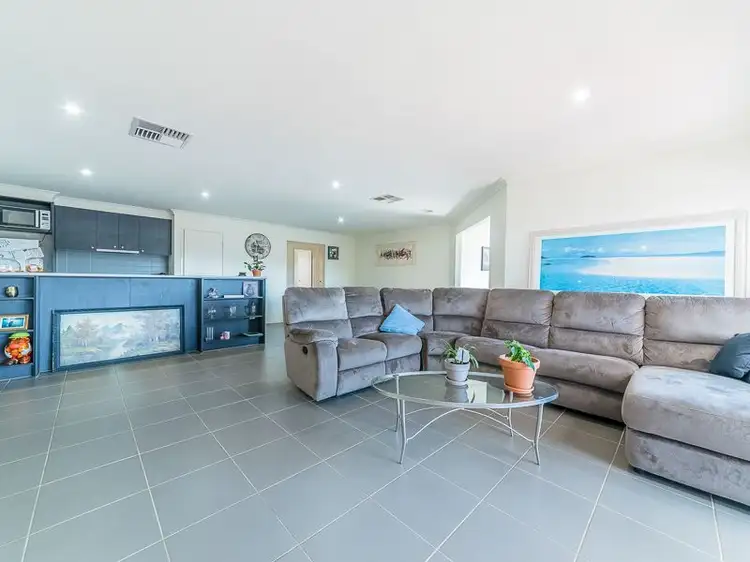 Third view of Homely house listing, 3 Vivian Crt, Drouin VIC 3818