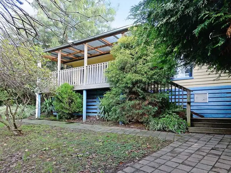 8 Haylock Avenue, Cockatoo VIC 3781