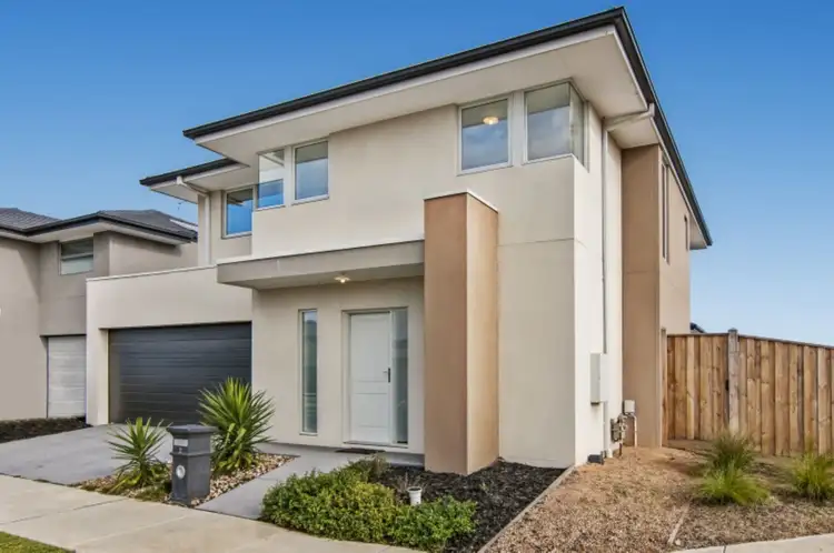 2 Dixon Grove, Cranbourne West VIC 3977