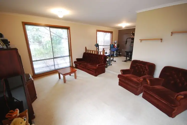 Fifth view of Homely house listing, 2 Oregon Court, Cranbourne North VIC 3977