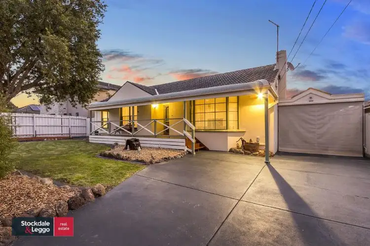 28 Crest Grove, Nunawading VIC 3131