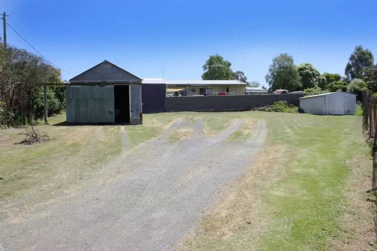 2 QUEEN STREET, Loch VIC 3945