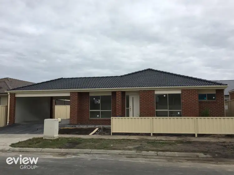 2 Mauve Street, Pakenham VIC 3810