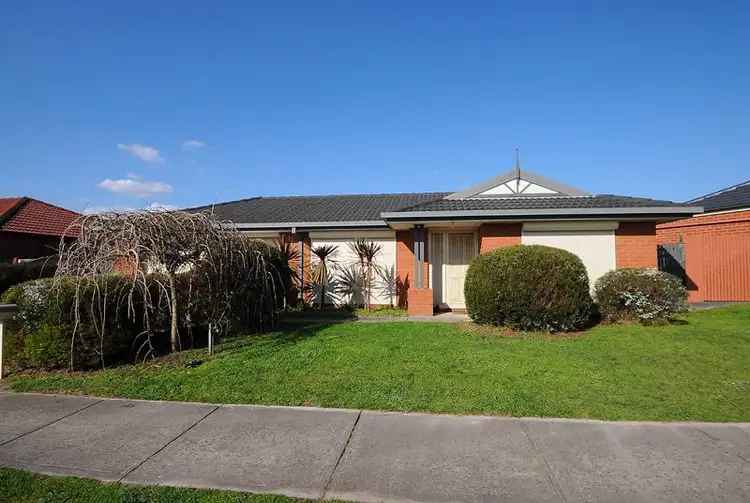 16 Chatswood Drive, Narre Warren South VIC 3805