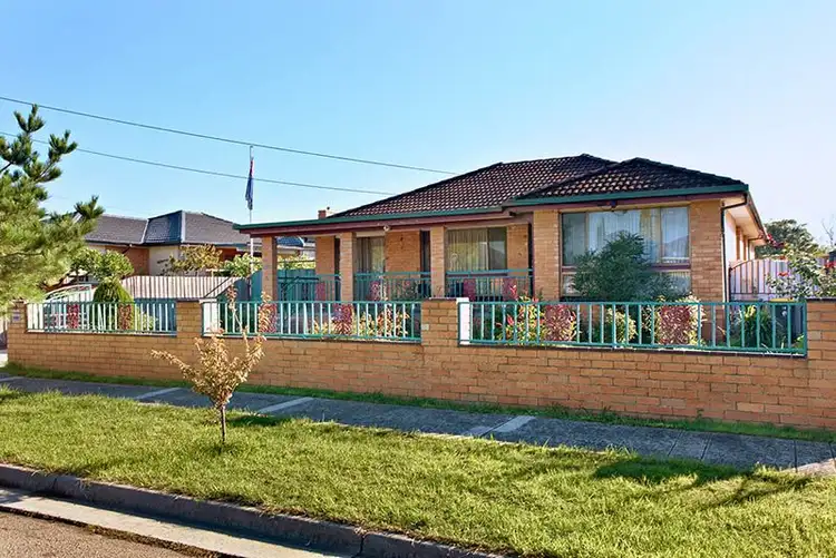 18 Curtin Avenue, Hadfield VIC 3046