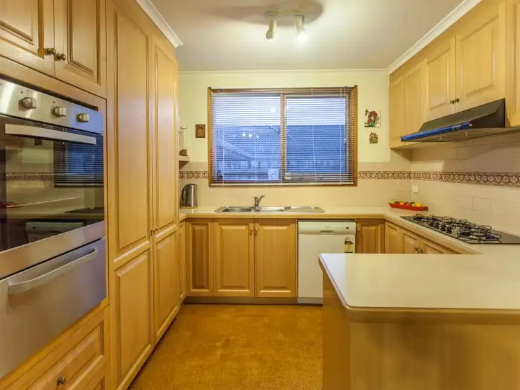 Fourth view of Homely house listing, 8 Huntly Court, Langwarrin VIC 3910