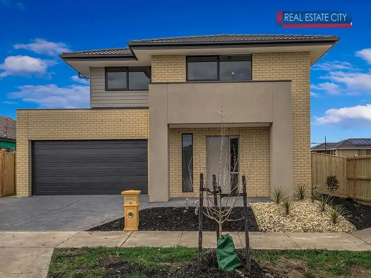 10 Sunrise Way, Mickleham VIC 3064