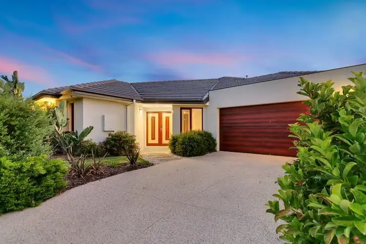 14 Mitta Ave, Waterways VIC 3195
