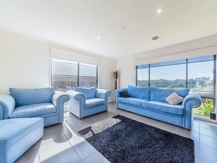 Sixth view of Homely house listing, 3 Vivian Crt, Drouin VIC 3818
