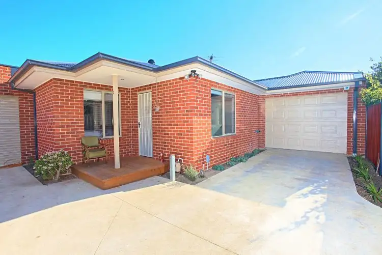 2/3 Harmon Avenue, St Albans VIC 3021