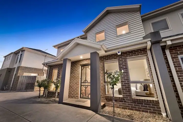 2/54 Watt Avenue, Oak Park VIC 3046