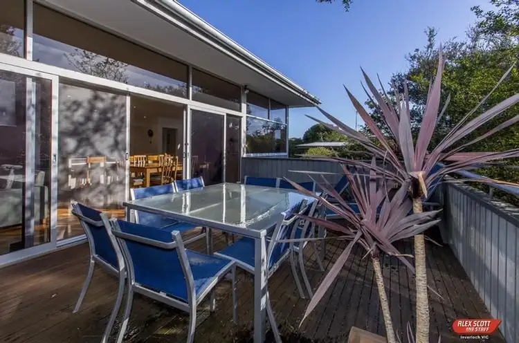 2/2 Sand Court, Inverloch VIC 3996