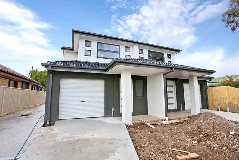 Main view of Homely townhouse listing, 2/24 Romsey Avenue, Sunshine North VIC 3020