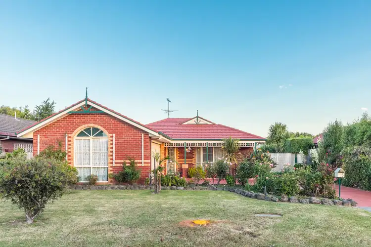 5 Sheffield Close, Pakenham VIC 3810