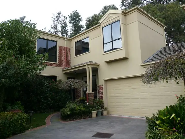2/8 - 12 NONDA AVENUE, Doncaster East VIC 3109