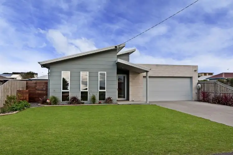 15 Singleton Street, Port Fairy VIC 3284