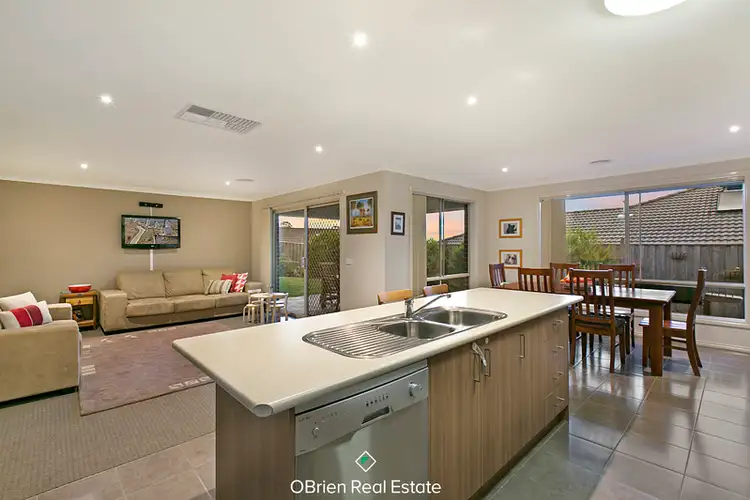 4 Bexley Boulevard, Drouin VIC 3818