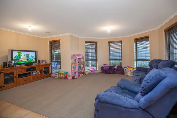 Fourth view of Homely house listing, 17 Heidi Court, Pakenham VIC 3810