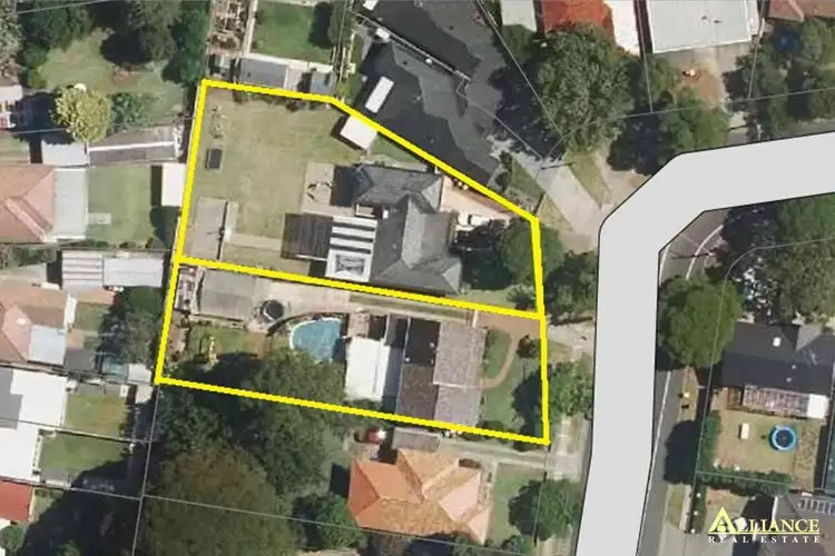 18 Woodburn Avenue, Panania NSW 2213