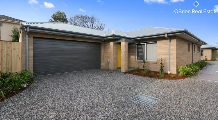 Main view of Homely townhouse listing, 2/62 Broadway, Bonbeach VIC 3196