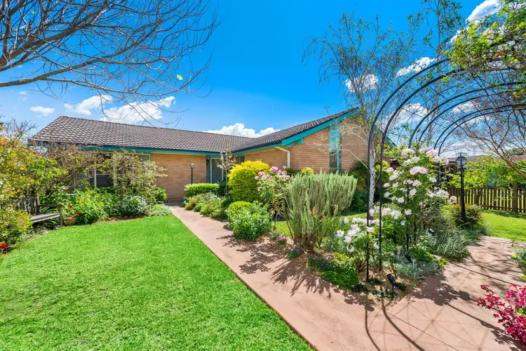 2 Piquet Place, Toongabbie NSW 2146