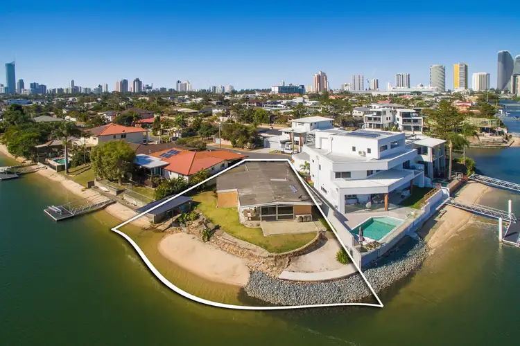 25 Summerland Key, Broadbeach Waters QLD 4218