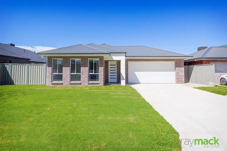 24 Cambridge Drive, Thurgoona NSW 2640