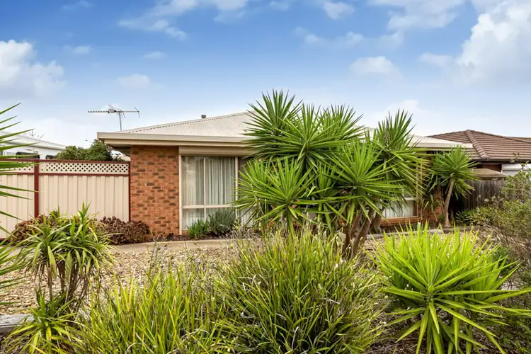 9 Lagarna Drive, Kurunjang VIC 3337