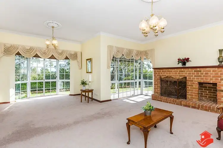 16 Narrik Court, Kelmscott WA 6111