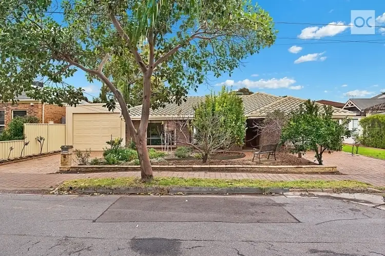 11 Lincoln Avenue, Black Forest SA 5035