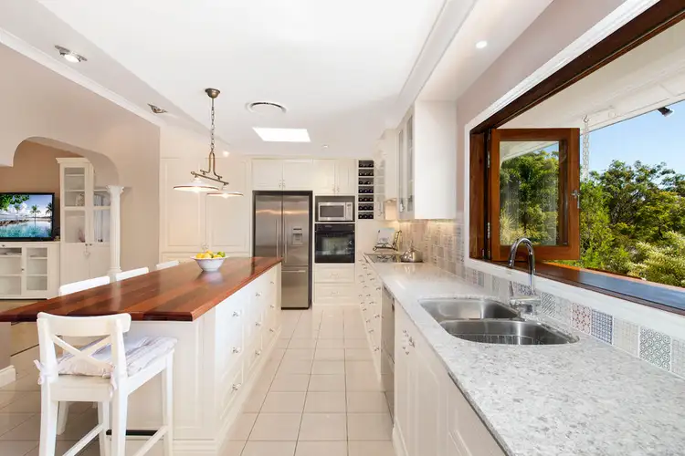 518 Cavendish Road, Coorparoo QLD 4151