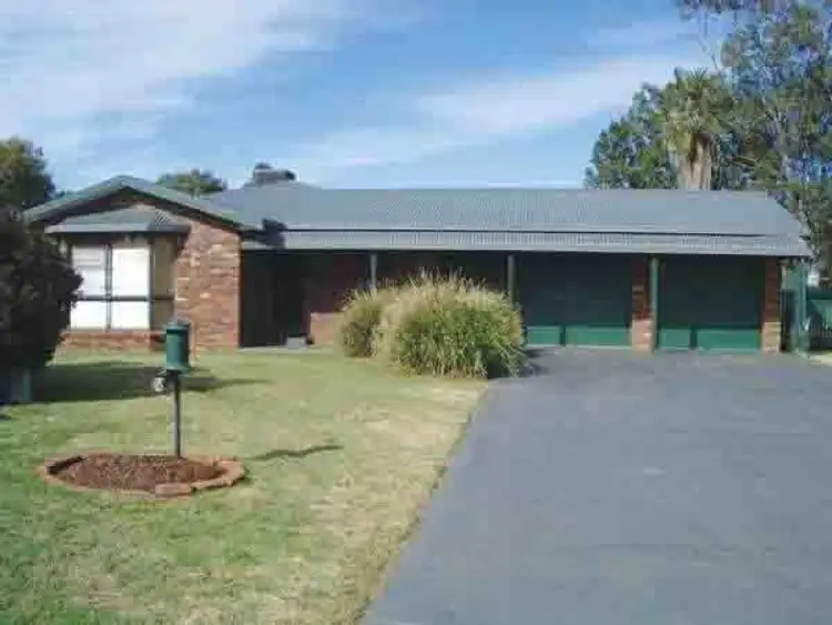 Main view of Homely house listing, 18 Hellyer Court, Dubbo NSW 2830