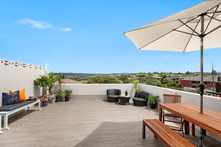 Main view of Homely unit listing, 8/16-18 Dowling Street, Queenscliff NSW 2096