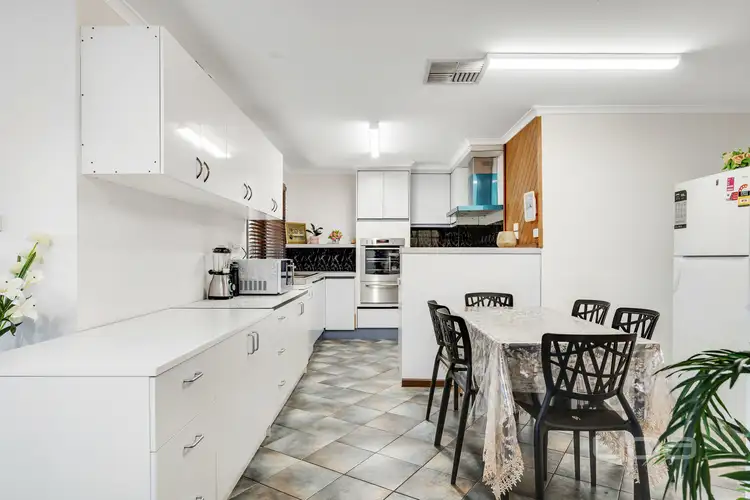 Seventh view of Homely house listing, 8 Colignan Court, Meadow Heights VIC 3048