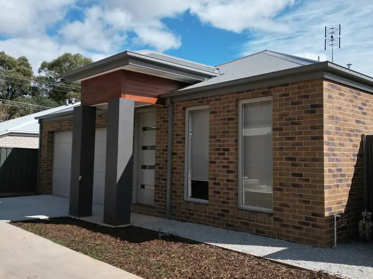 1/116A Harley Street, Strathdale VIC 3550