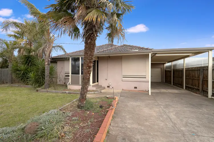 35 West Esplanade, St Albans VIC 3021